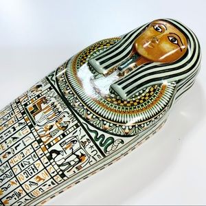 🎉HOST PICK🎉 Vintage Mummy Tin from England